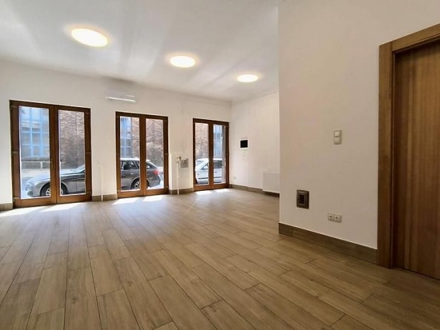 Kiadó üzlethelyiség - Budapest II. kerület, Országút