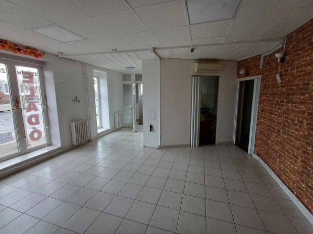 Kiad� �zlethelys�g Debrecen