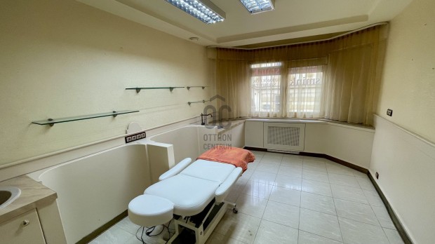 Kiad� �zleti ingatlan Szombathely belv�ros�ban!