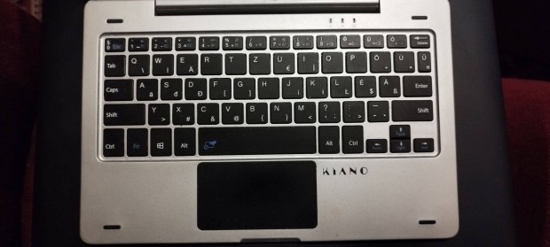 Kiano laptop-tablet elad