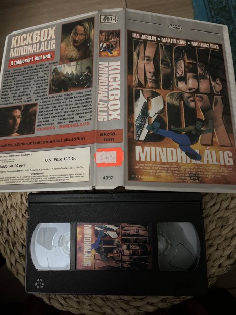 Kick box mindhallig vhs film