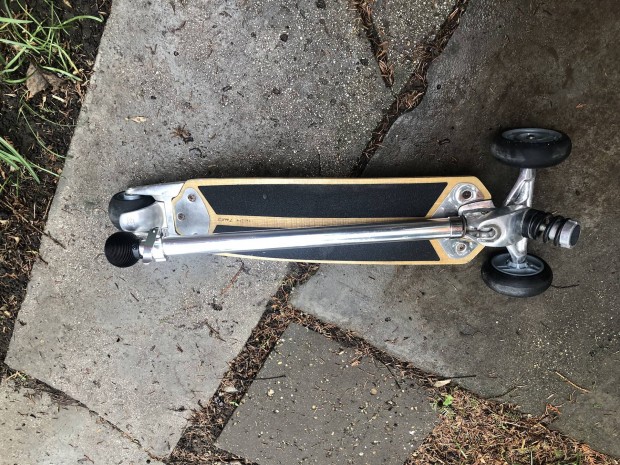 Kickboard gördeszka