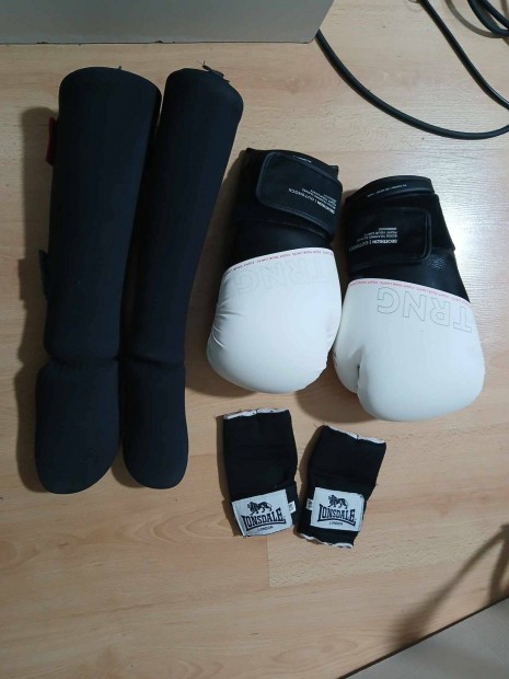 Kickbox Felszerels (boxkeszty + lbszrvd + bandzskeszty)