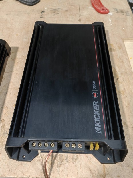 Kicker DX300.2 és DX200.4 Auto Hi-Fi erősítő egyben