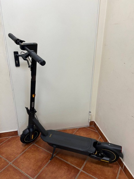 Kickscooter Max G2 elektromos roller