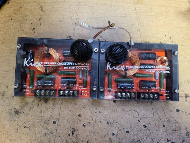 Kicx passz�v hangv�lt� magasokkal