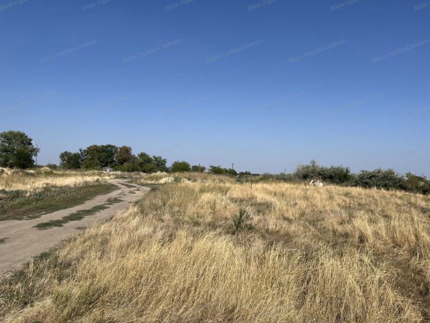 Kiemelt iparter�let elad� J�noshalm�n