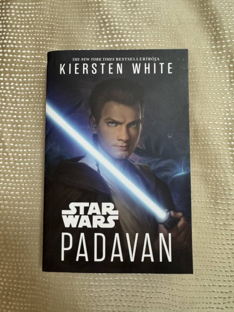 Kiersten White: Padavan c. Star Wars knyve