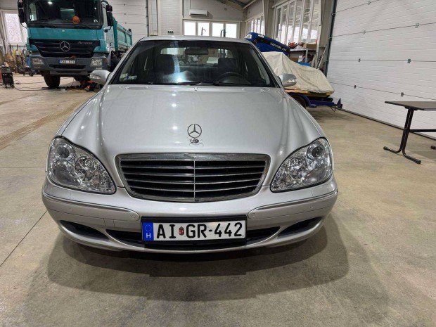 Kifogástalan állapotban lévő Mercedes -Benz S320