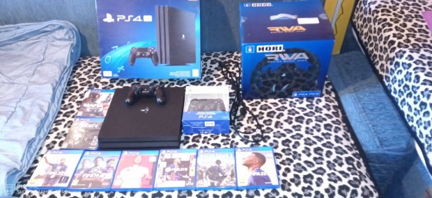 Kifogstalan llapot PS4 Pro,1Tb+2db Controller, kormnnyal,pedllal