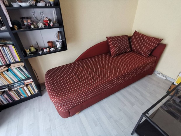 Kihajtható ágy/szófa, gyönyörű állapotban