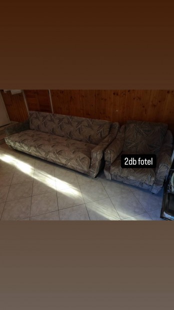 Kihúzható kanapé 2 db fotellel