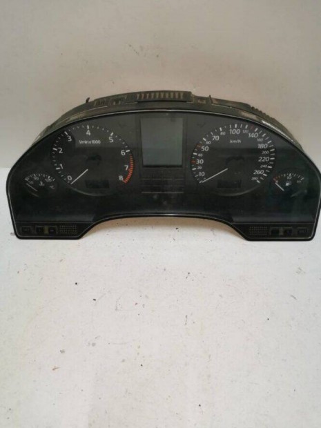 Kilométeróra AUDI A8 4,2