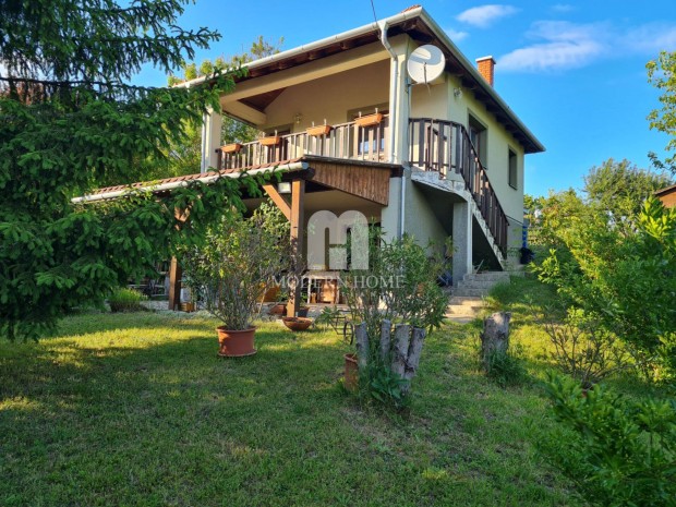 Kincsesb�ny�n csal�di h�z elad�! MH951