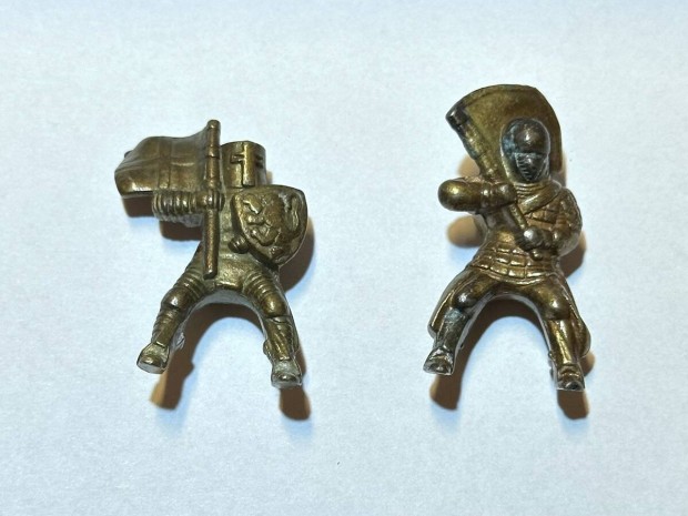Kinder bronz katona 1995 középkori lovag lovas fém zászlós réz figura