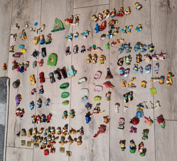 Kinder figura gyűjtemény eladó kb. 170 db!