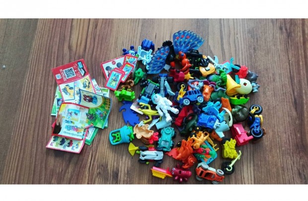 Kinder figurk egyben