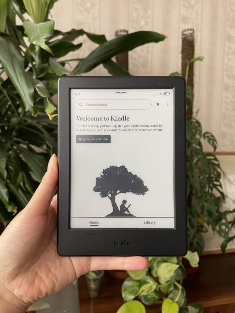 Kindle 8th generation e-book olvas