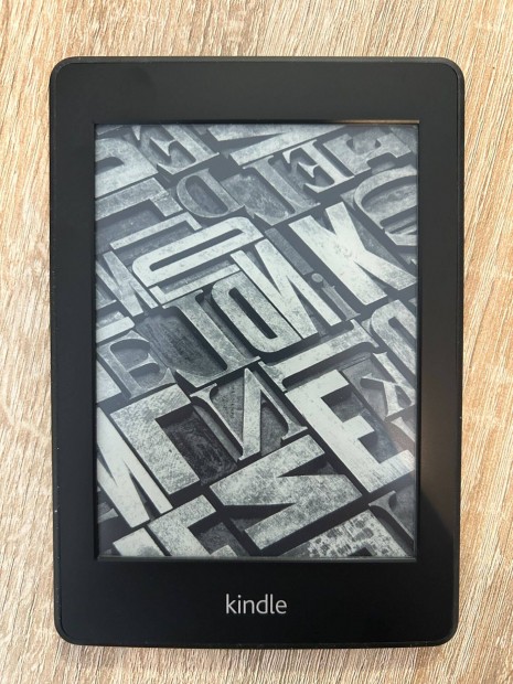 Kindle Paperwhite E-book / E-knyv olvas (Ey21)