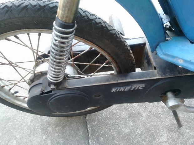 Kinetic Magnum kismotor