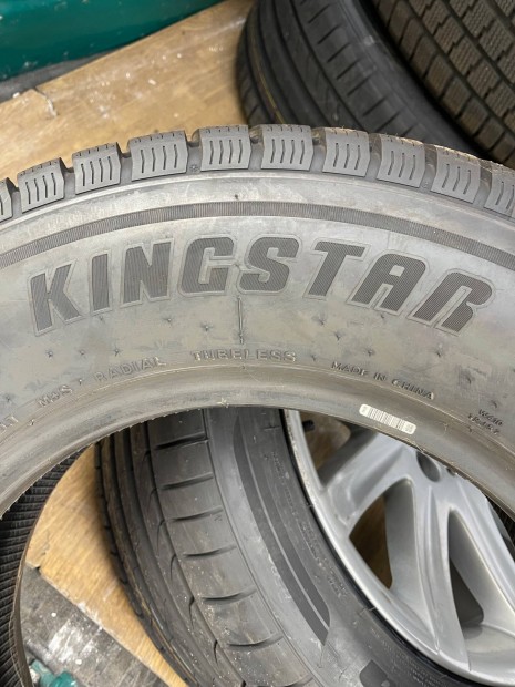 Kingstar w410 205 75 R16C 2 db téli gumi Új!