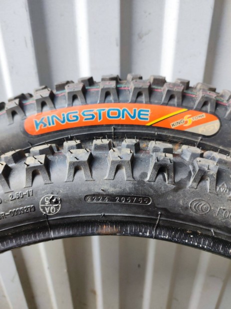 Kingstne Enduro gumi 17"