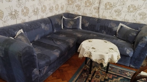 Kinyitható ülőgarnitúra