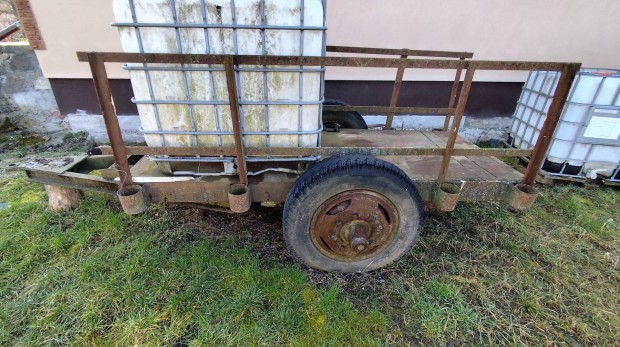 Kis P�tkocsi elad� 