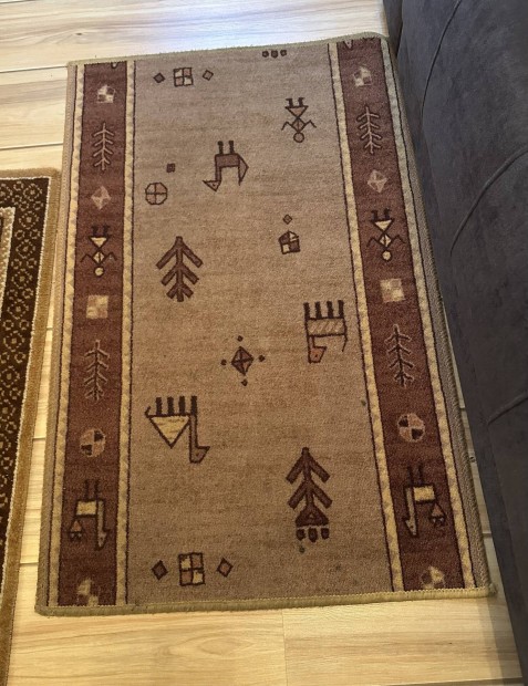 Kis barna retro sz�nyeg elad� Bud�n! 