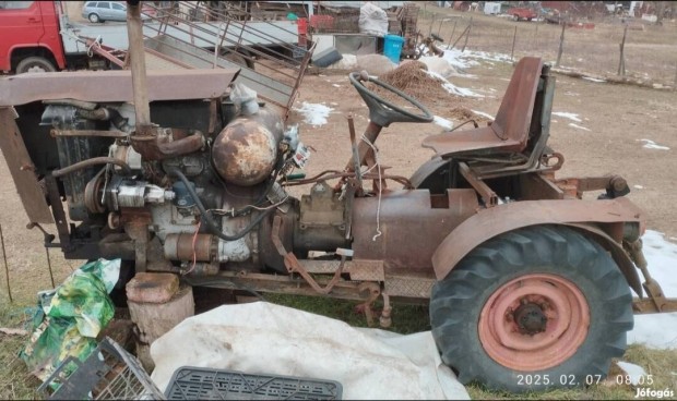 Kis dízel traktor Ursus 4×4 motorral!