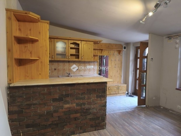 Kis h�z a belv�ros sz�v�ben