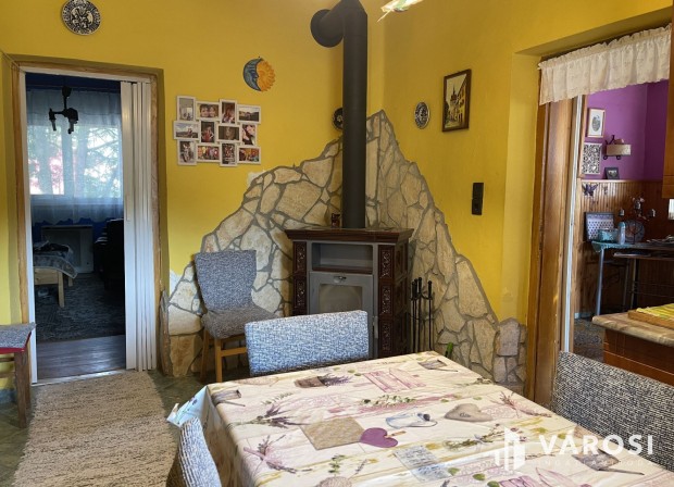 Kis h�z nagy kerttel