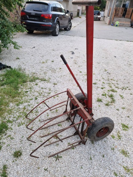 Kis kocka bála szállító molnár kocsi