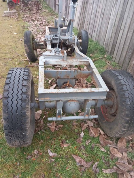 Kis traktor alváz igényesen megépítve , csak motor kell bele 80eFt nul
