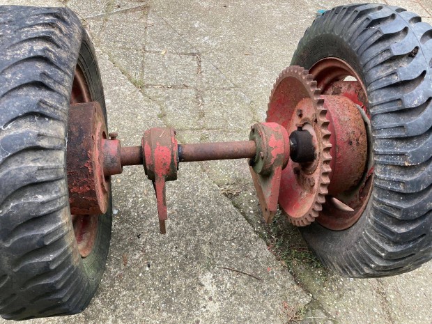 Kis traktor differencilmves tengelykapcsolat (differencilhajts)