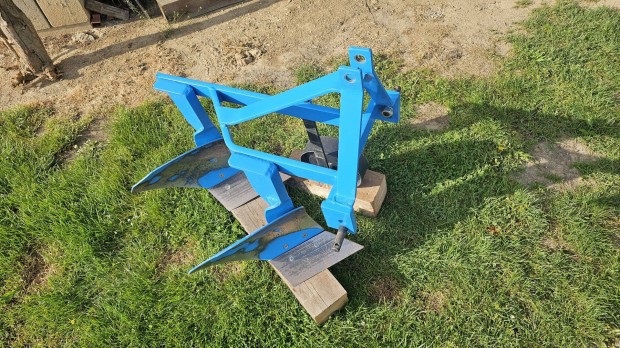 Kis traktor eke