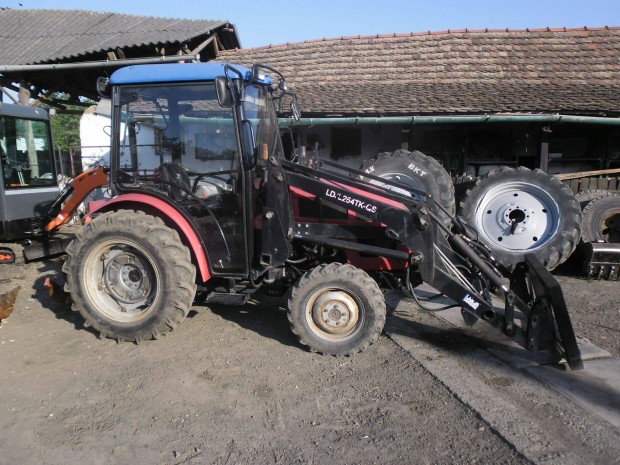Kis traktor elad