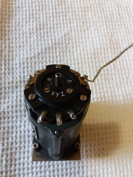 Kis vezérlö motor
