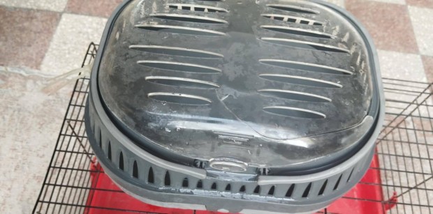 Kisállat tartására alkalmas ketrec, és szállító