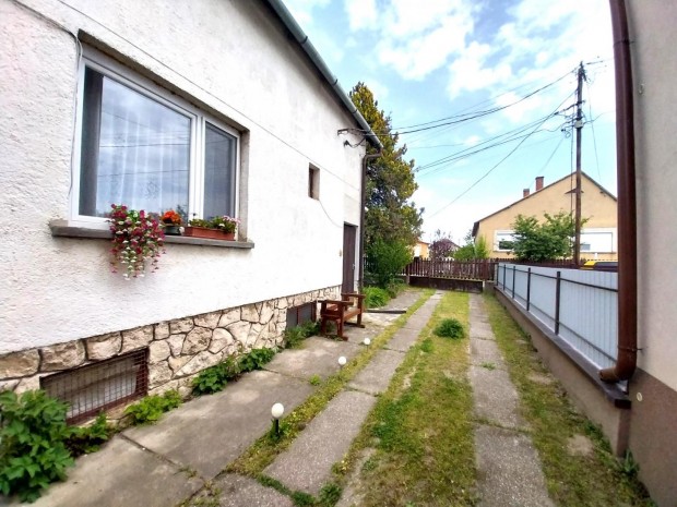Kisbér, 5 szobás családi ház eladó