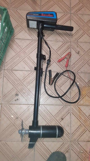 Kisebb csónakmotor 1.9kg 12V