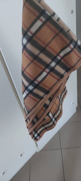 Kisebb méretű pléd eladó