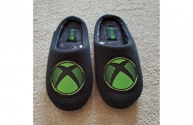 Kisfi F&F 36-os 37-es Xbox papucs benti cip szoba mamusz fi 36 37