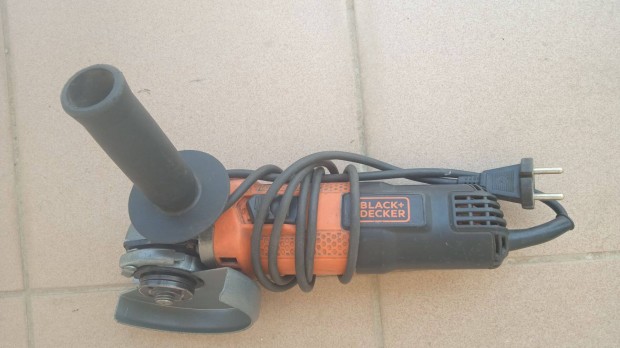 Kisflex Black and Decker sarokcsiszoló 800 W-os 125-ös tárcsaátmérő
