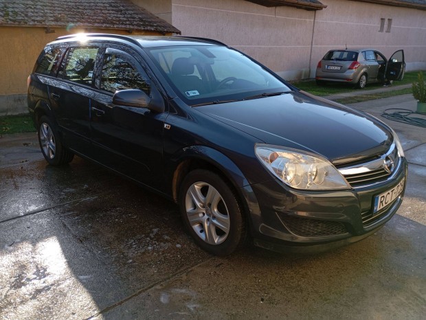 Kisfogyaszts csaldi kombi Astra H