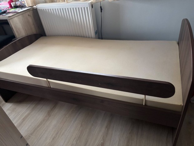 Kisgyermekgy 80x160 leessgtlval, szivaccsal