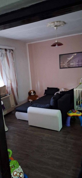 Kishegyesi �ton csal�di h�z elad�!