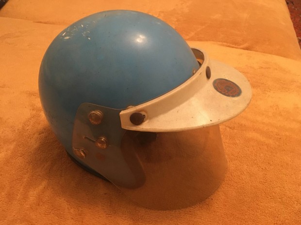 Kiskrsi nyitott buksisak