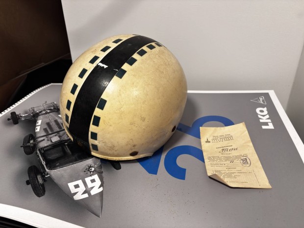 Kisk�r�si trophy sisak