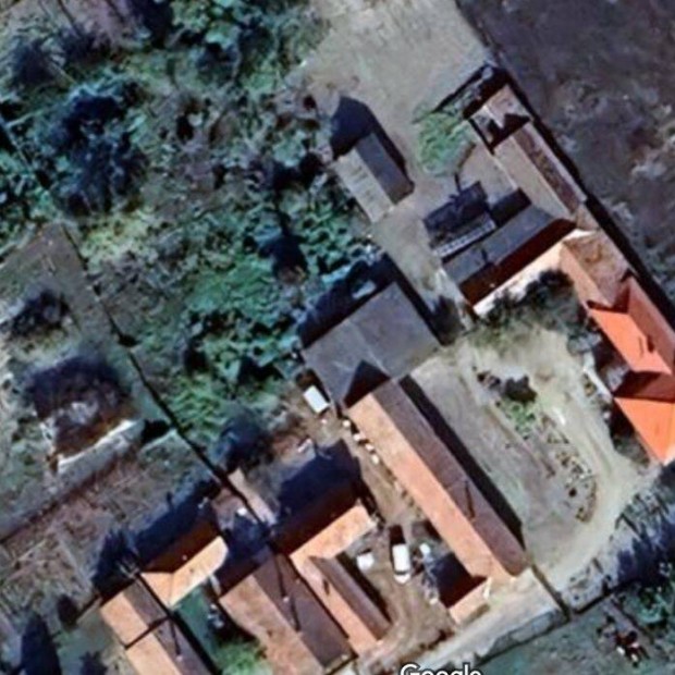 Kiskőrösön belvárosi 3200 m2 telek eladó